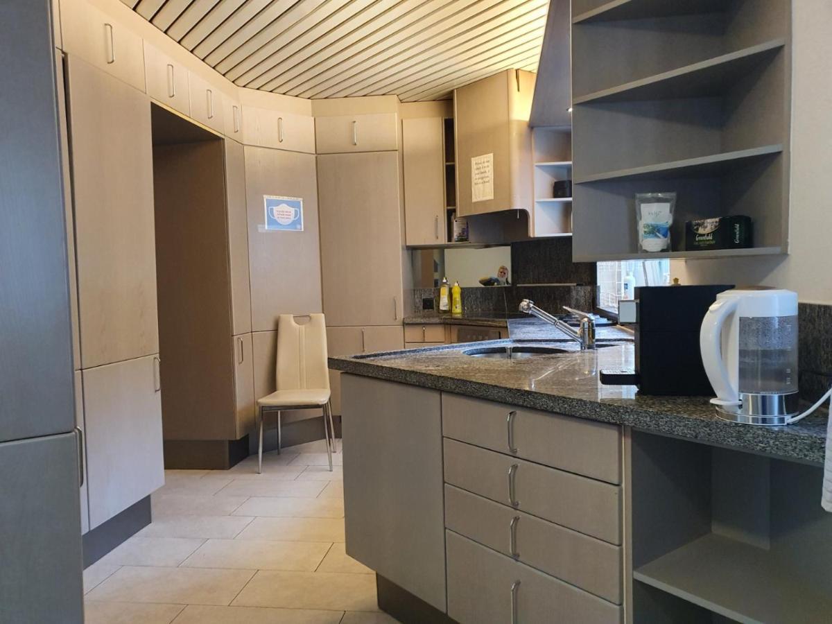 Viktoria Budget Hostel Цюрих Екстериор снимка